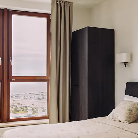 Seatowers 17 Apartman *