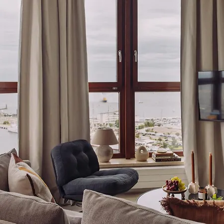 Seatowers 17 * גדינייה